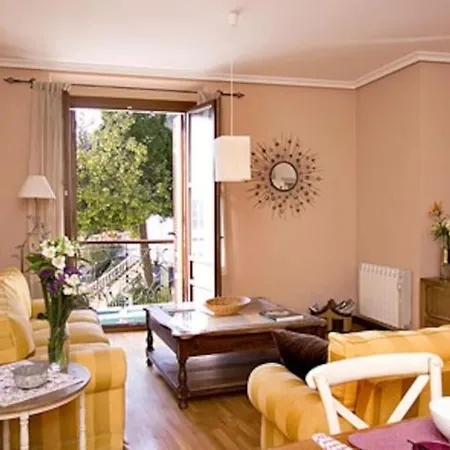 Ria San Esteban Apartment